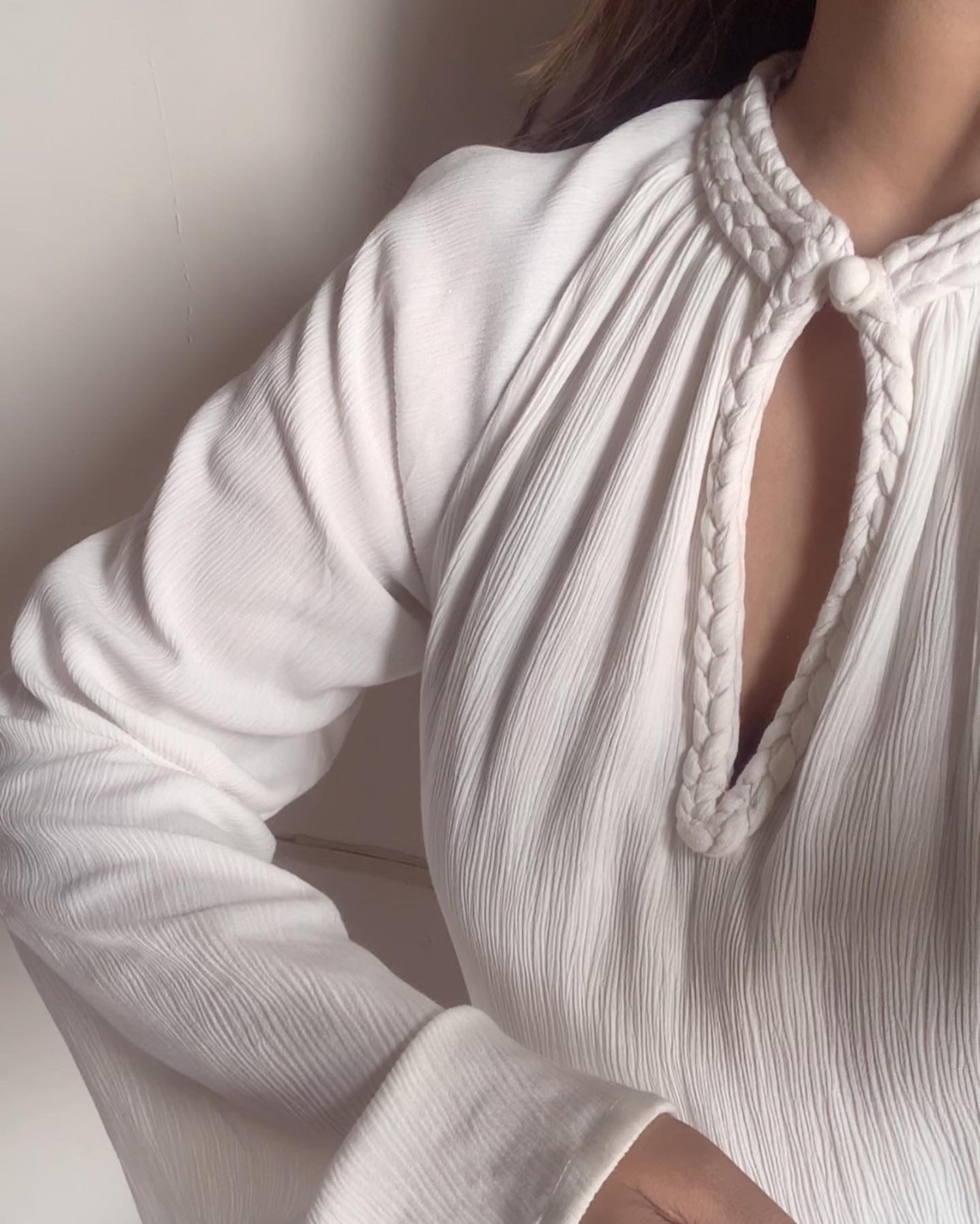 The Mira Set Sleeves : White