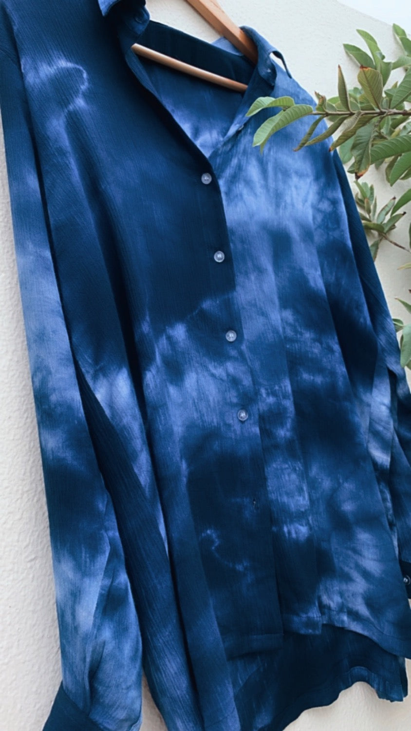 DARK SEVEN SEAS SAND SHIRT + LAPIS CHAIN