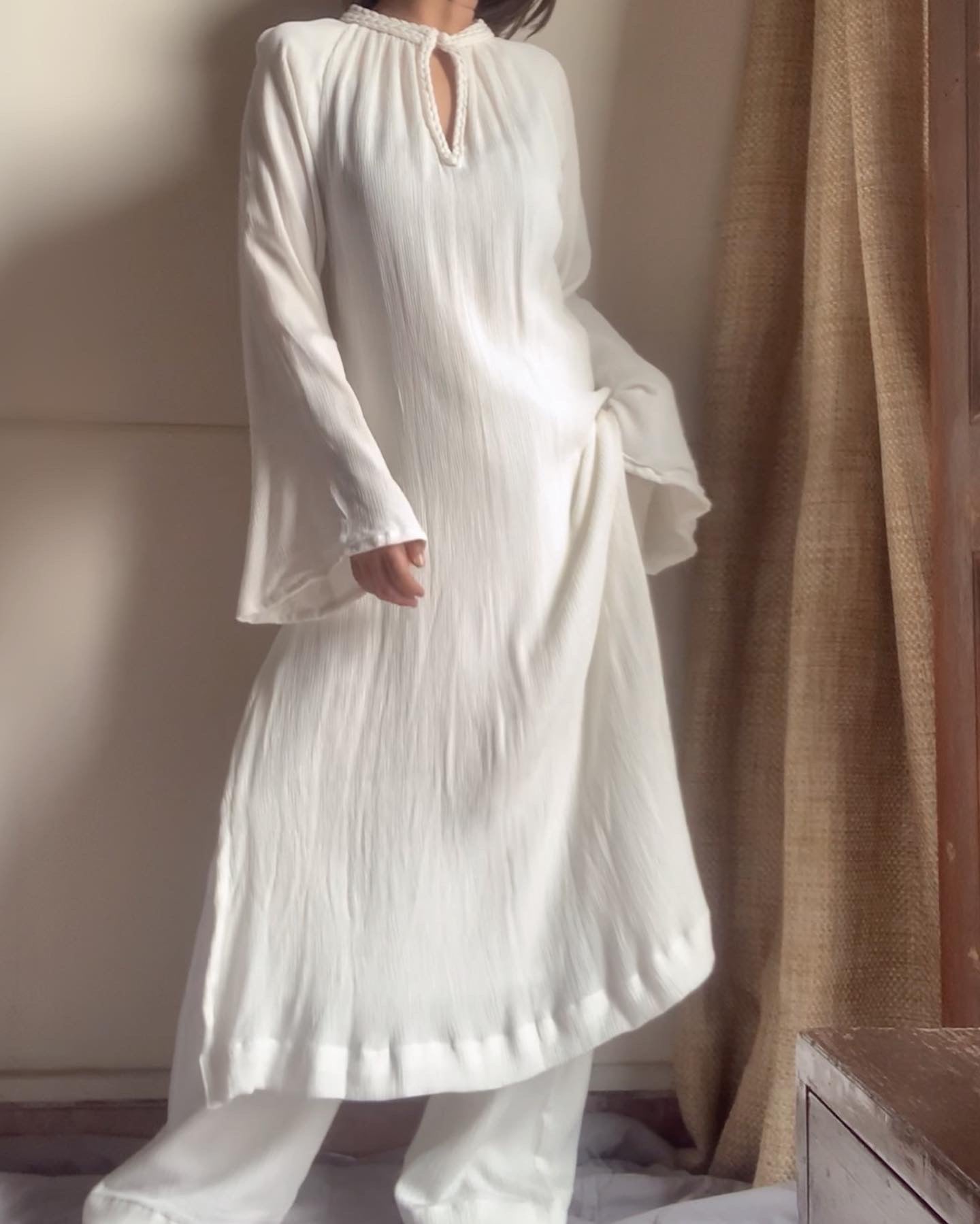 The Mira Set Sleeves : White