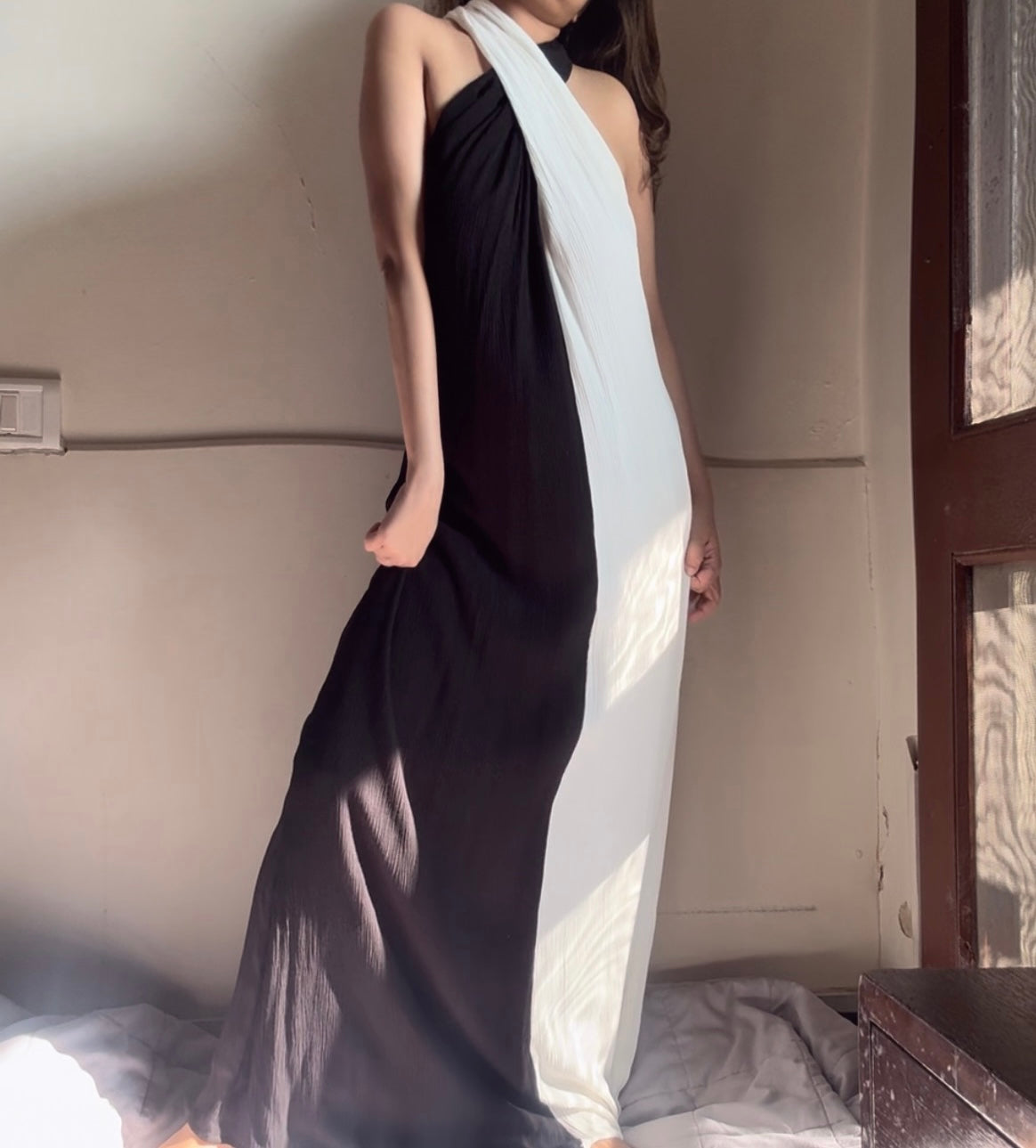 The  Poseidon Maxi : Black And White