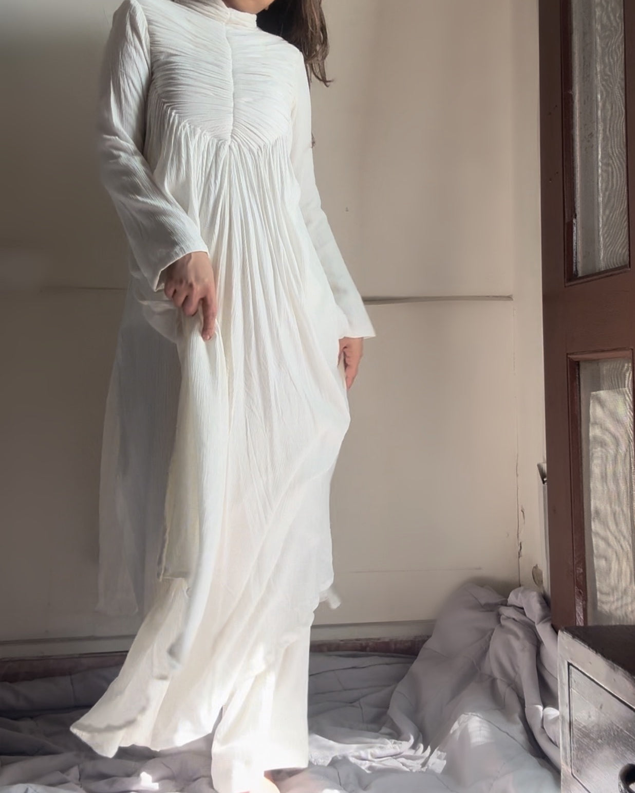 The Horizon Blush Set With Sleeves : White
