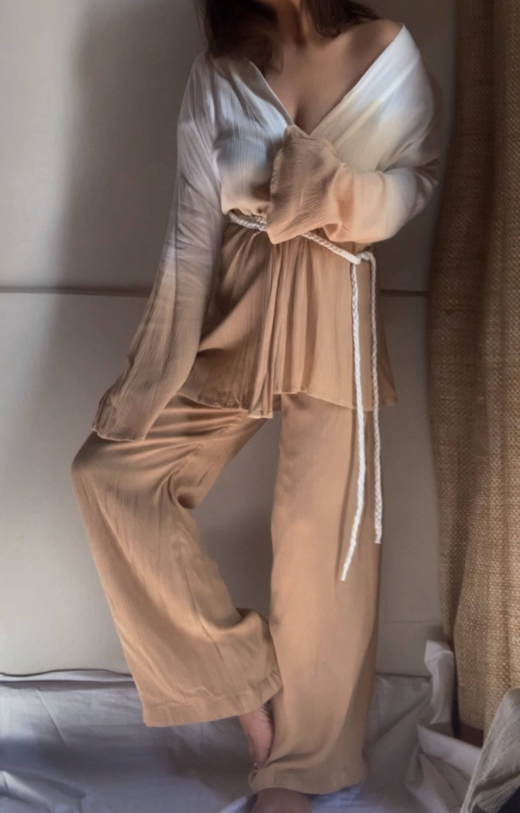 The Athena Ombré : Beige And White