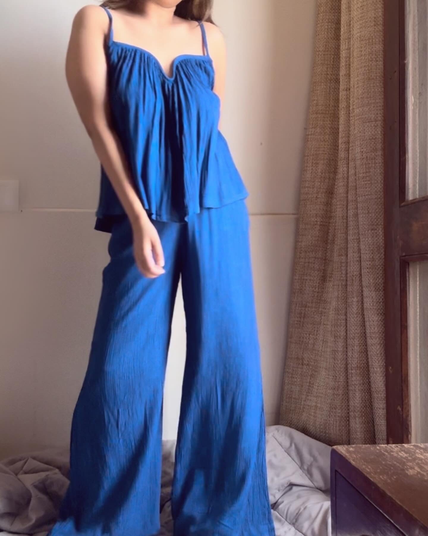 The Scallop Set : Electric Blue
