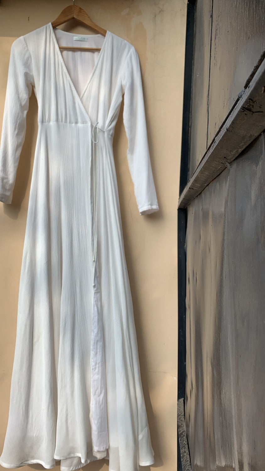 THE SELENA : White