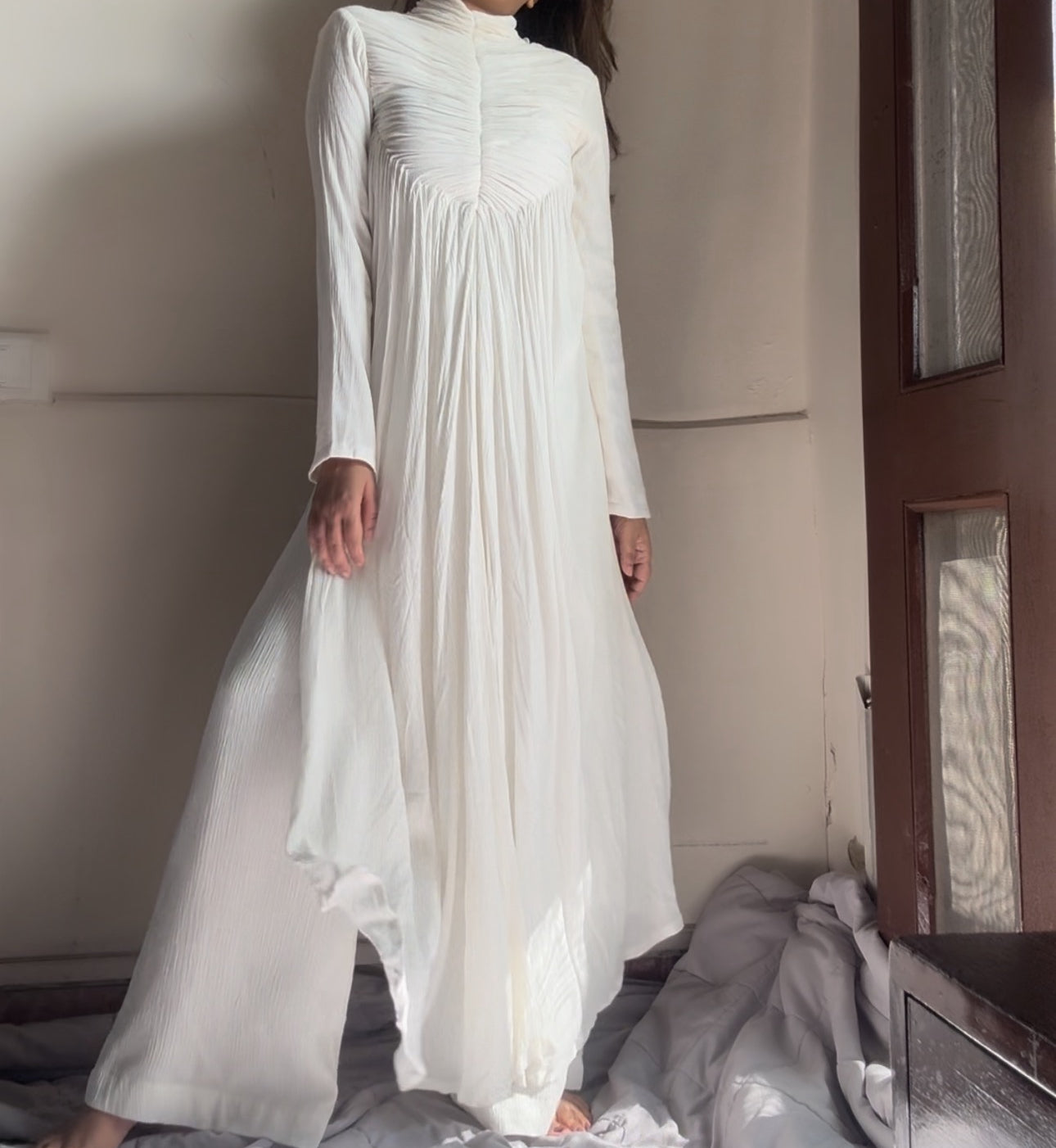 The Horizon Blush Set With Sleeves : White