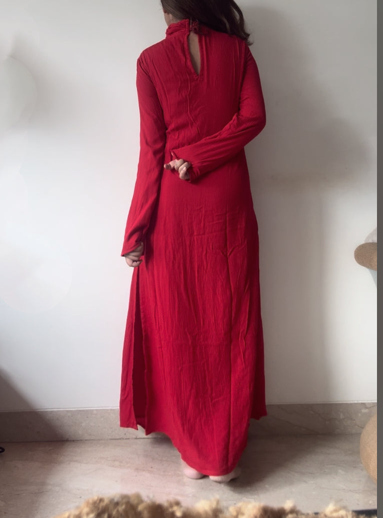 The Horizon Blush Set With Sleeves : Red