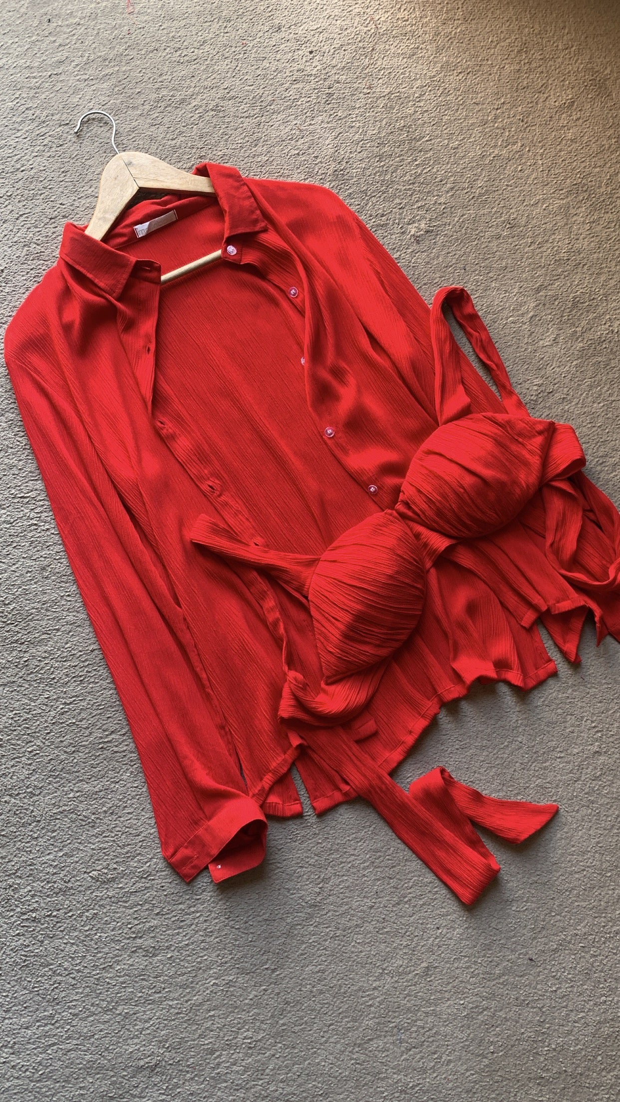 The Sand Shirt+ The Shell Bralette : Red