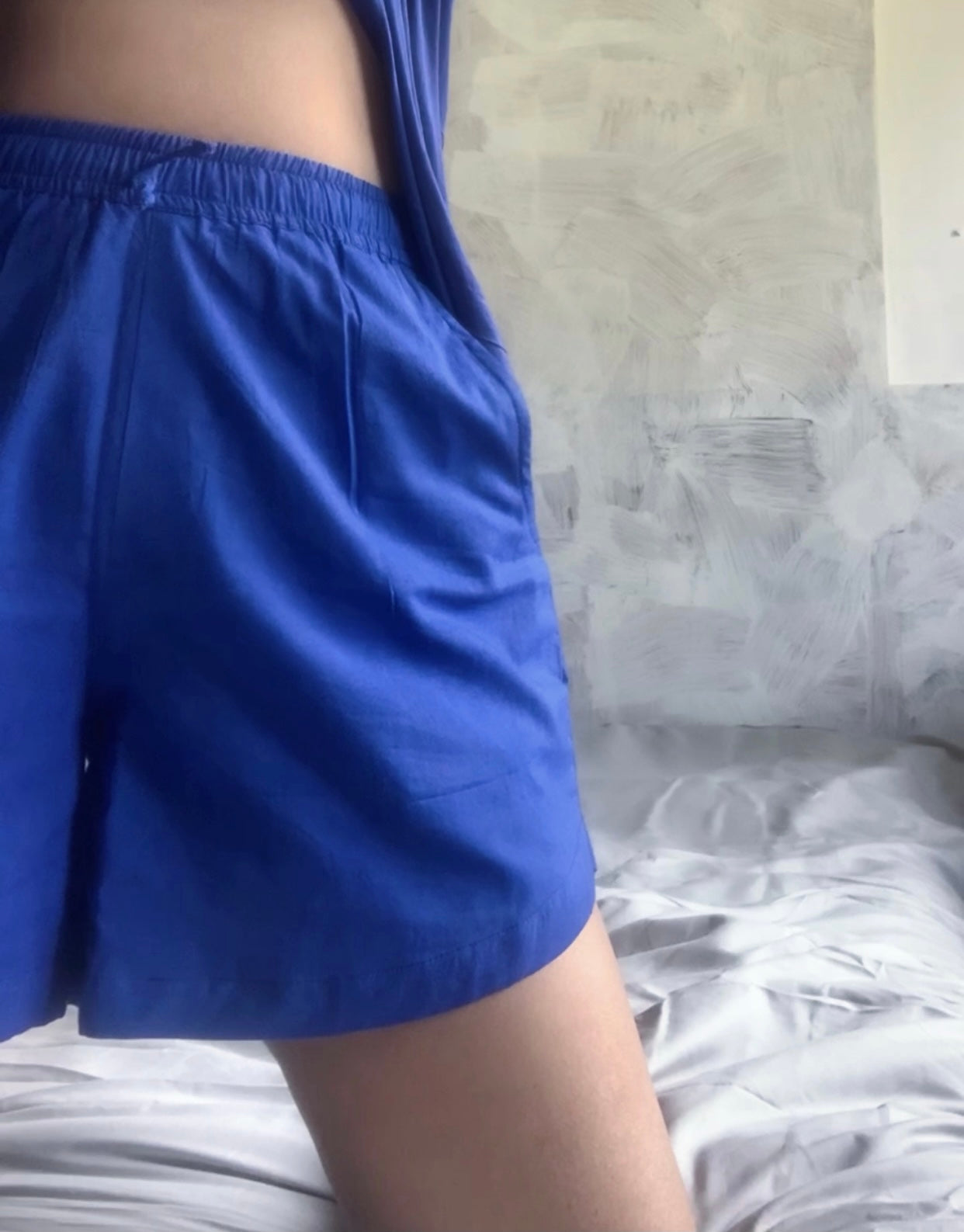 THE BAY SET : Electric Blue