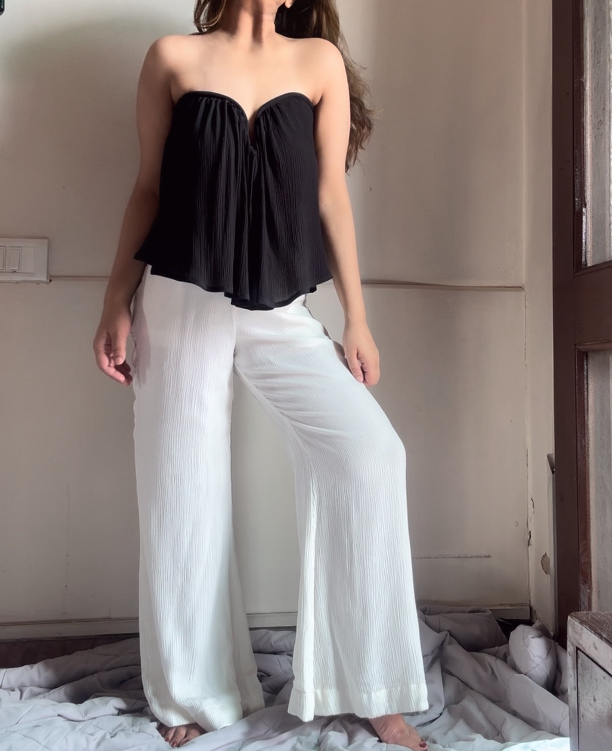 The Valencia  Set : Black And White