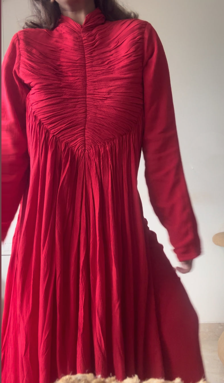 The Horizon Blush Set With Sleeves : Red
