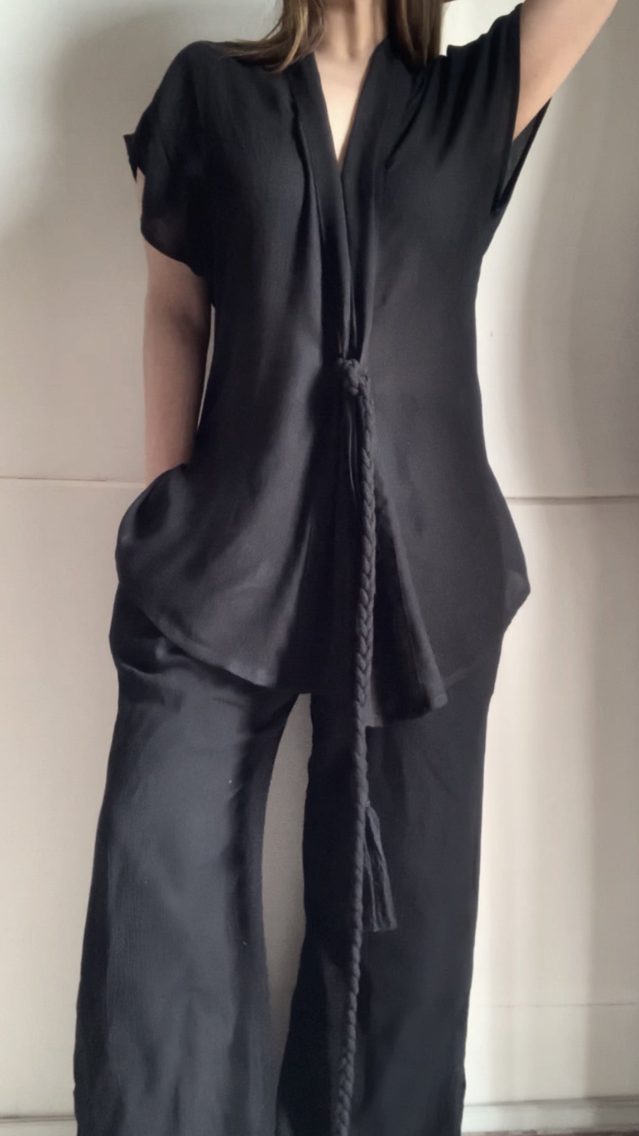 THE ALEXANDRA : Black