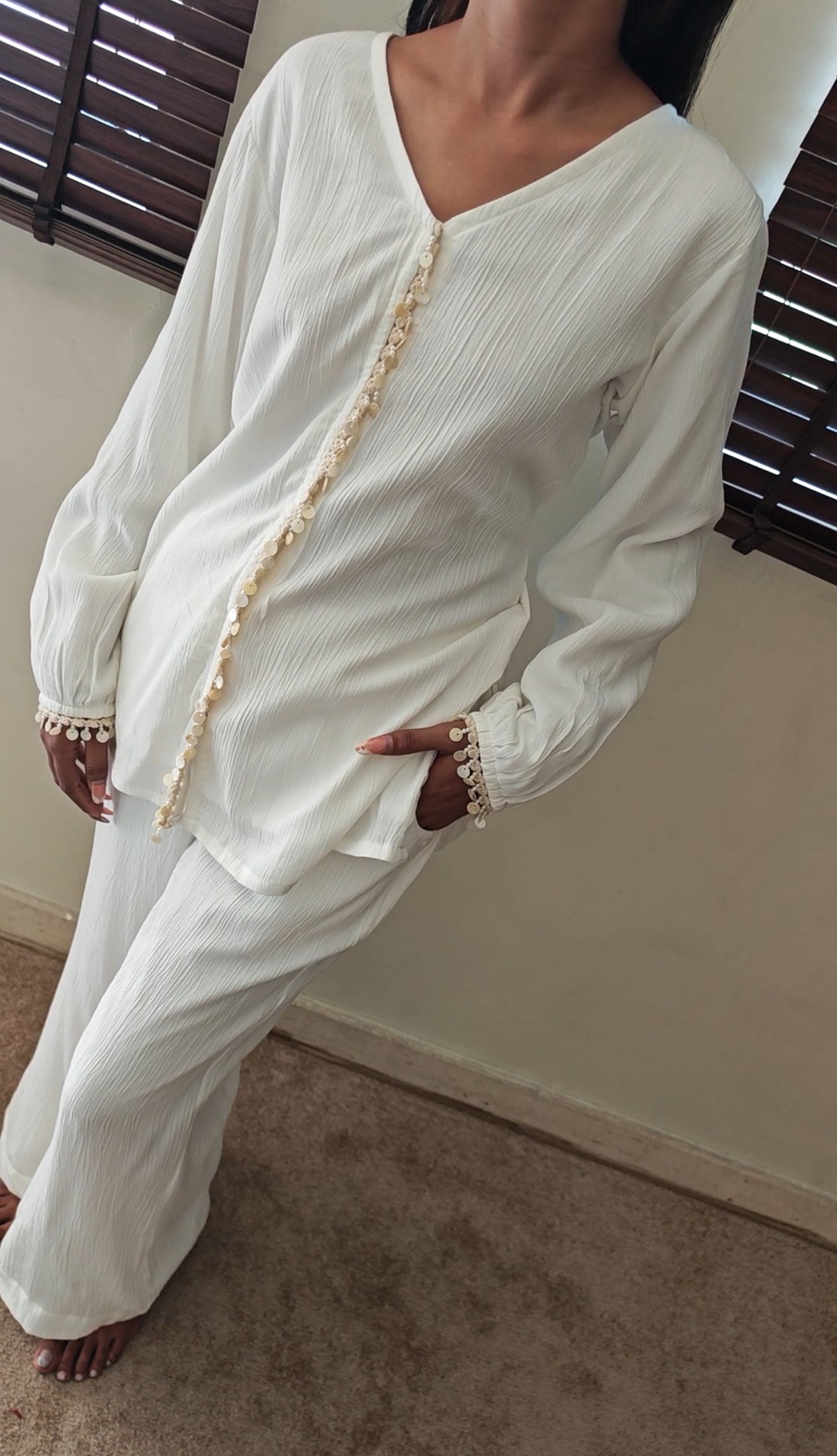 The Moon  Shell Set : White