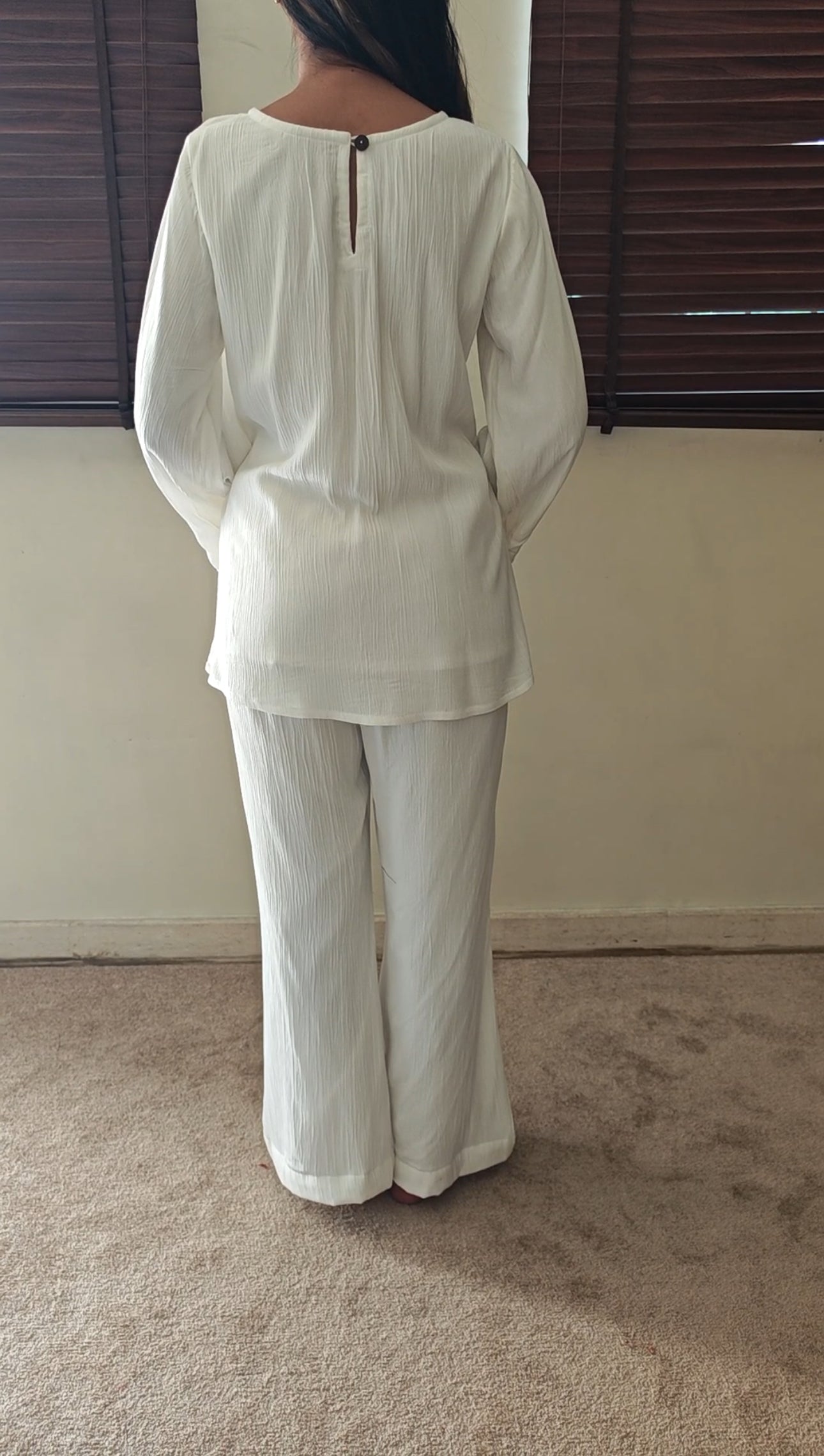 The Moon  Shell Set : White