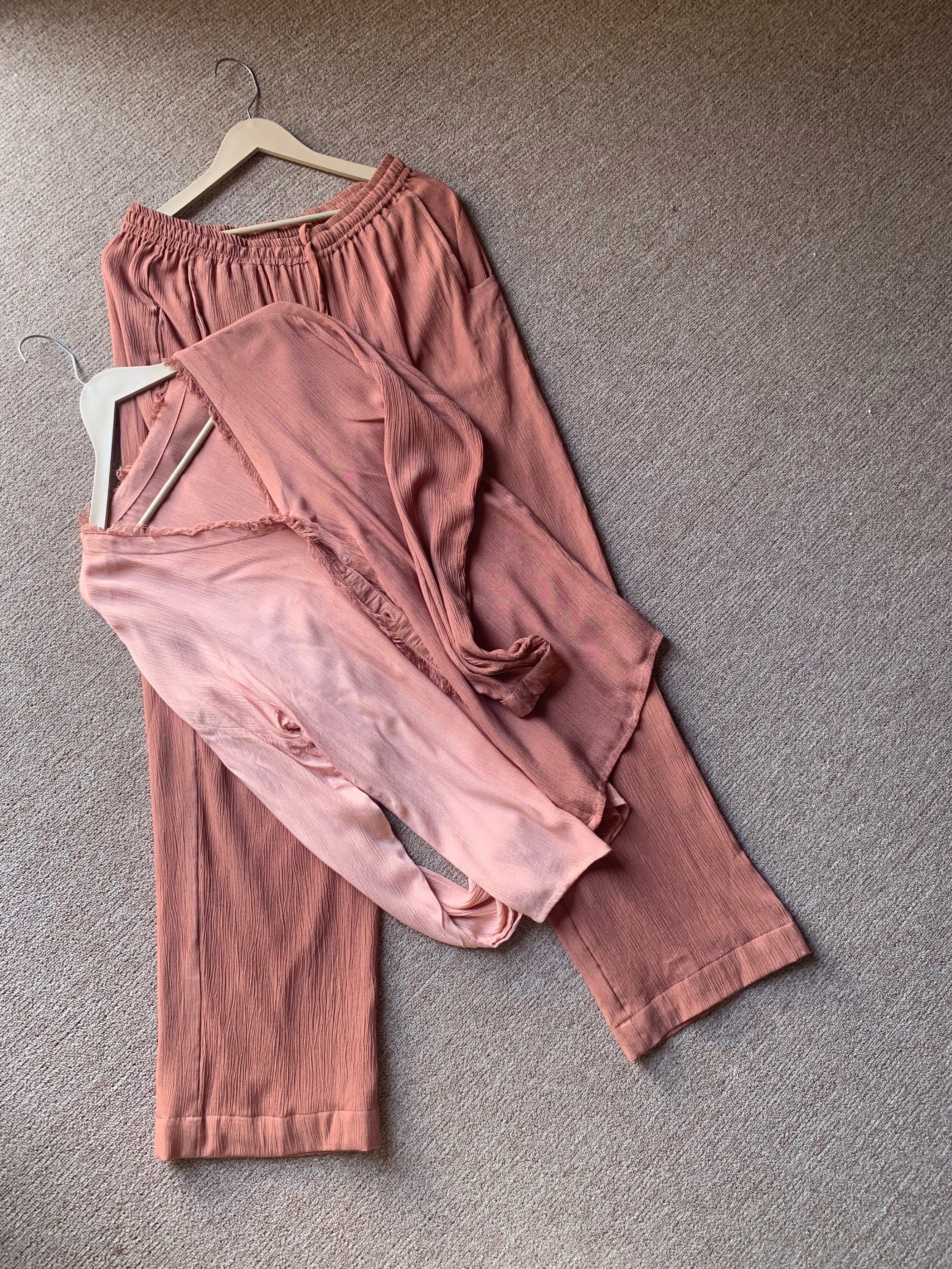 The Wavelet Set : Peach And Brown