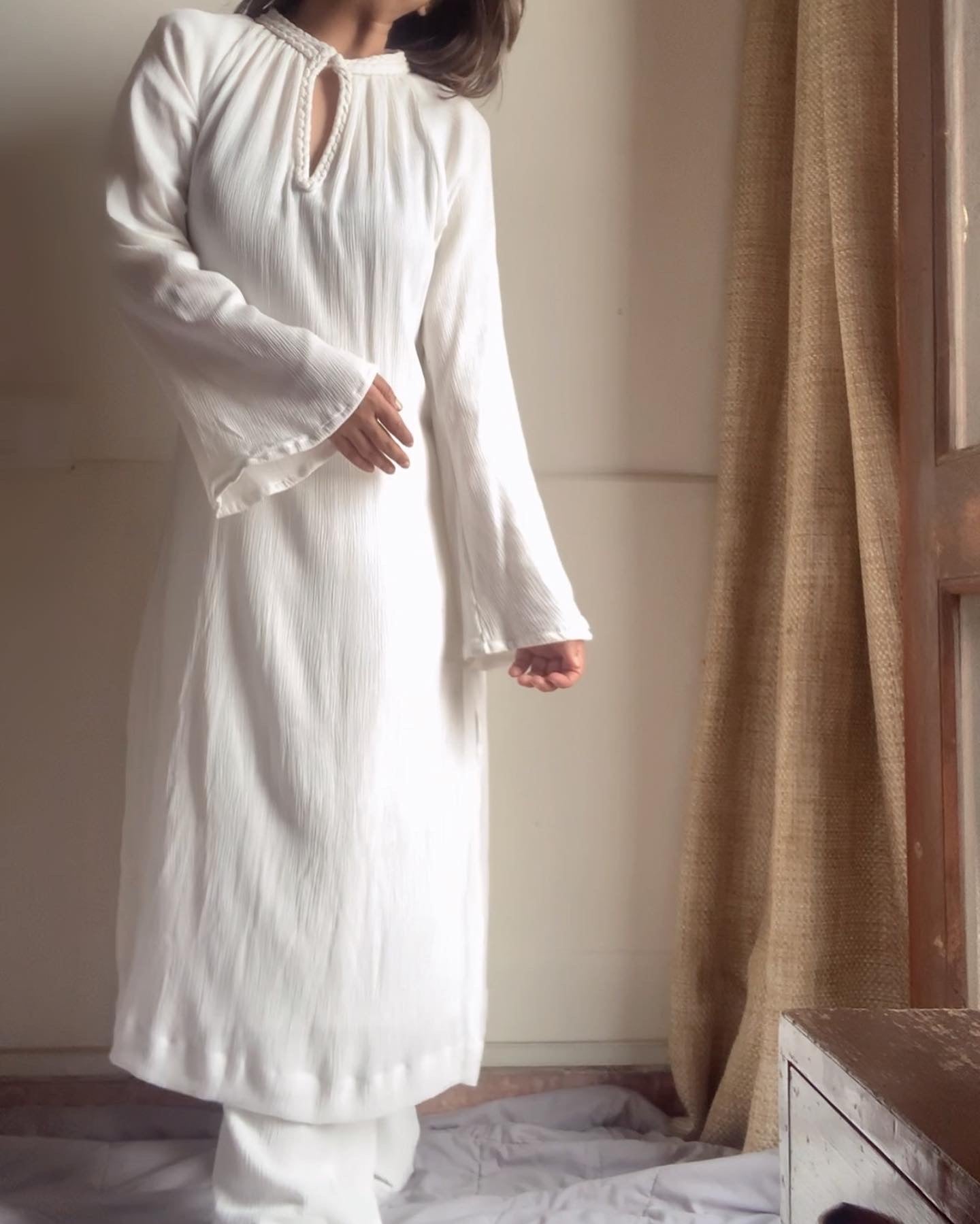 The Mira Set Sleeves : White