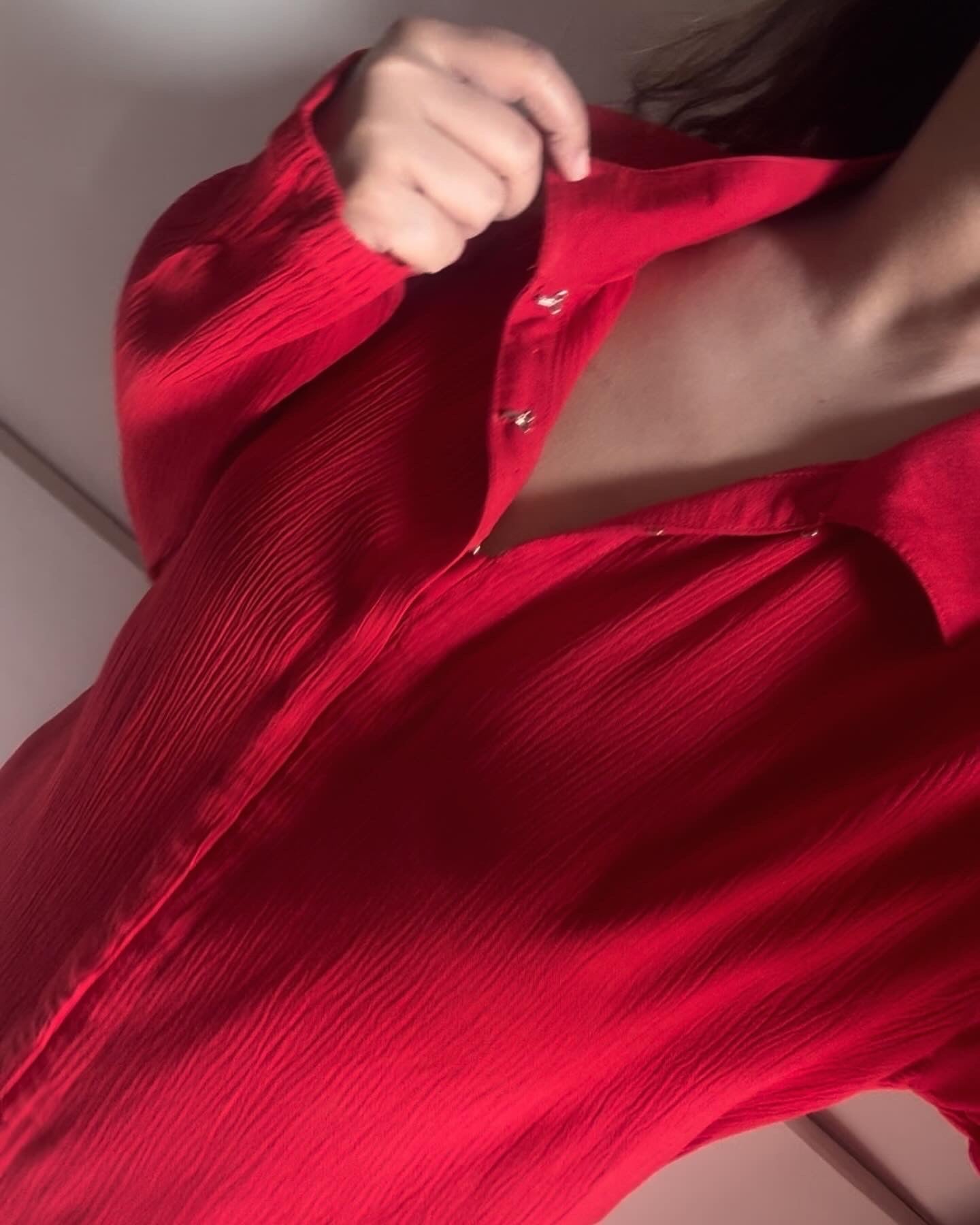 THE MARINA : Red