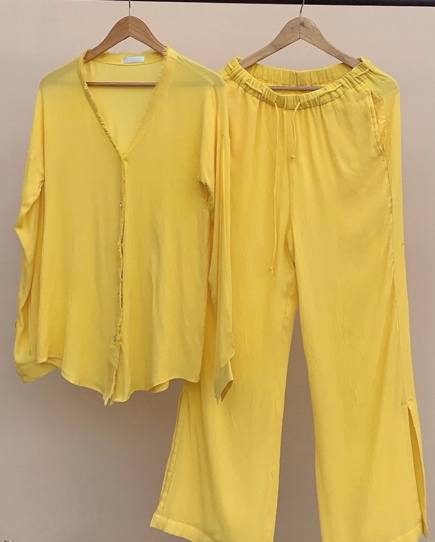THE  WAVELET SET : Yellow