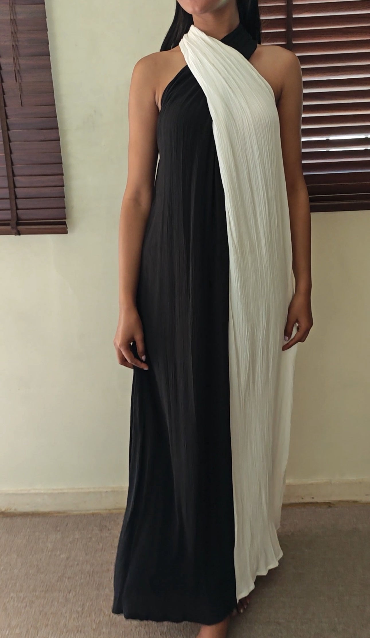 The  Poseidon Maxi : Black And White
