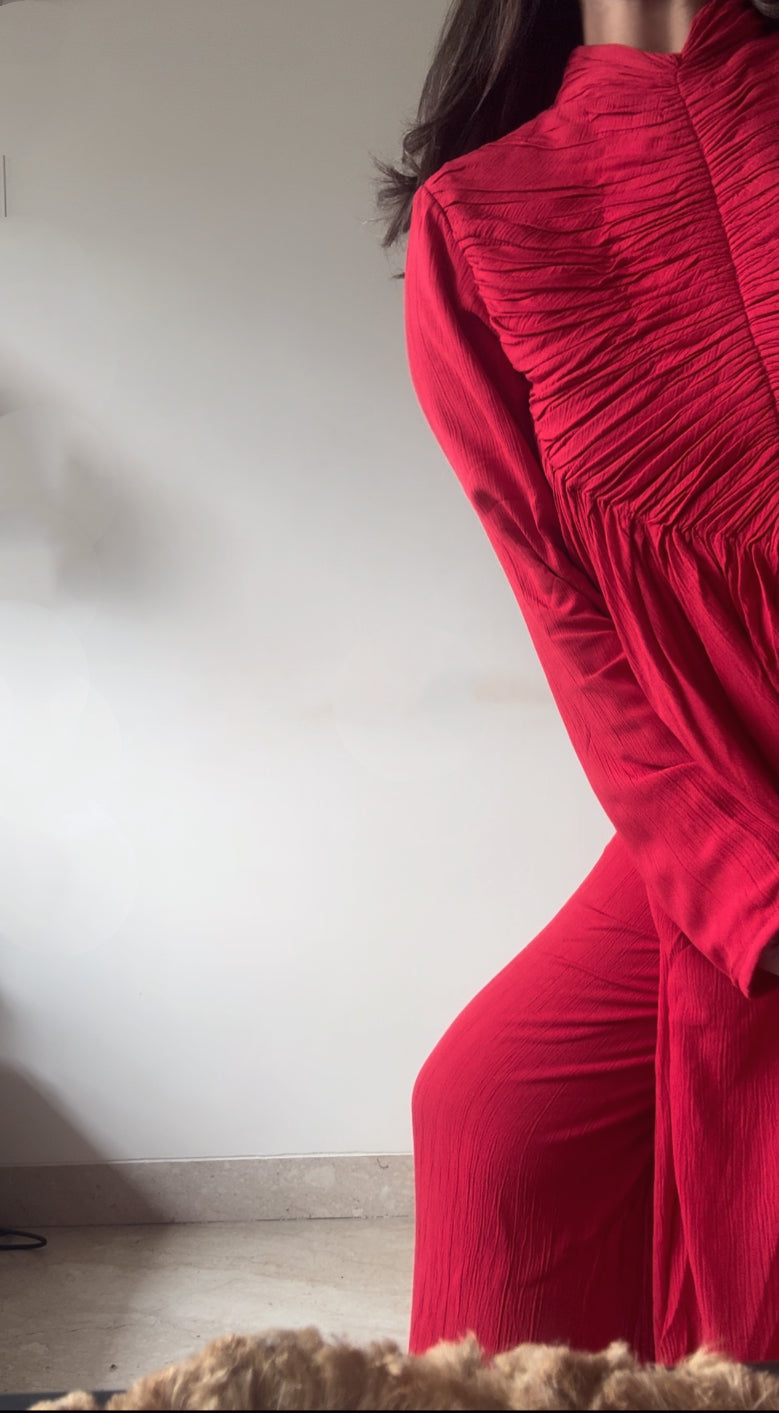 The Horizon Blush Set With Sleeves : Red