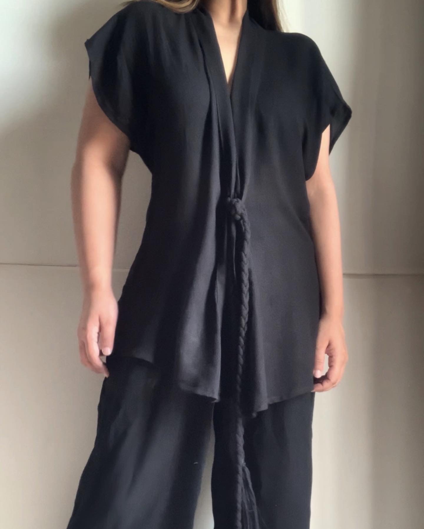 THE ALEXANDRA : Black