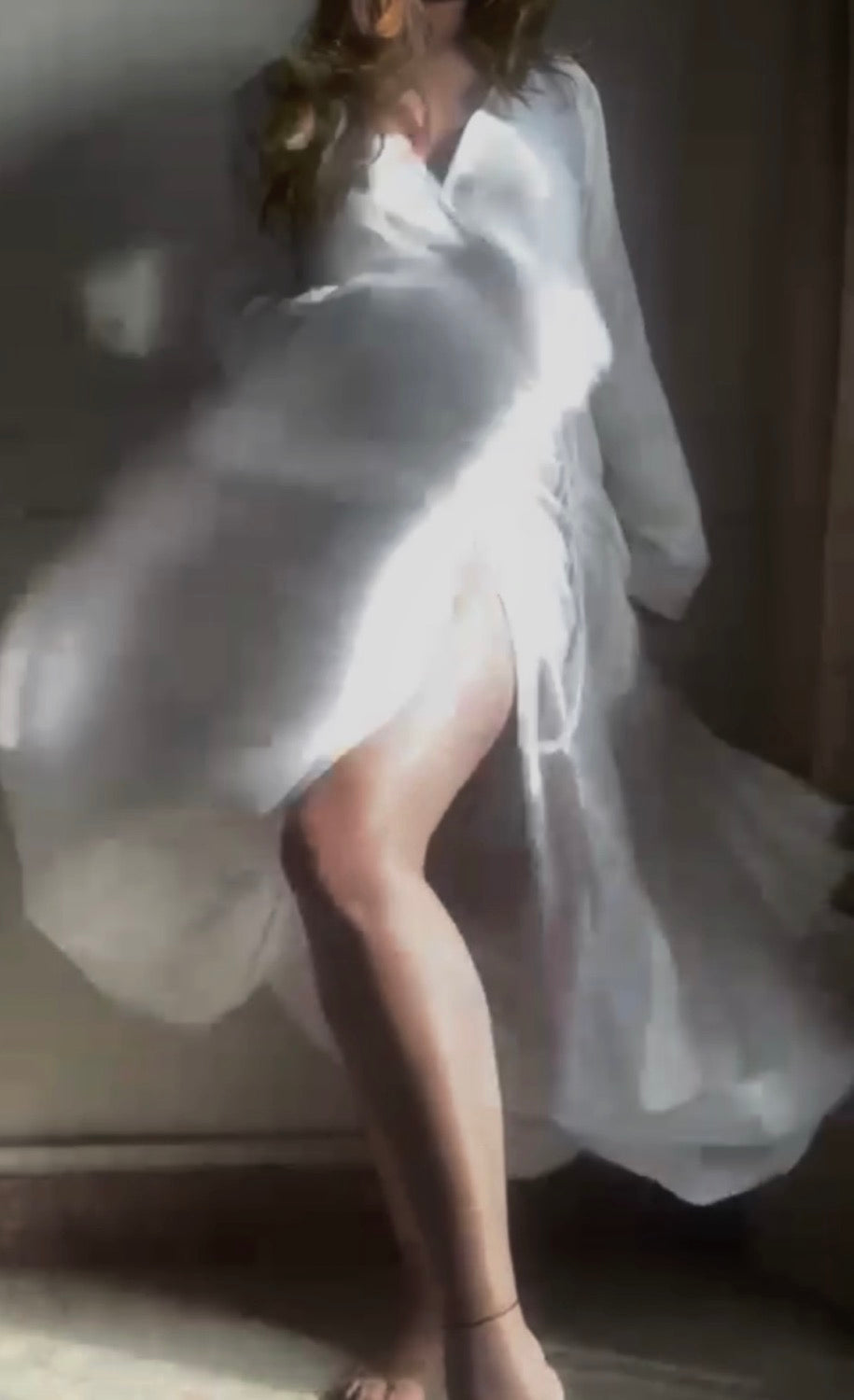 THE SELENA : White