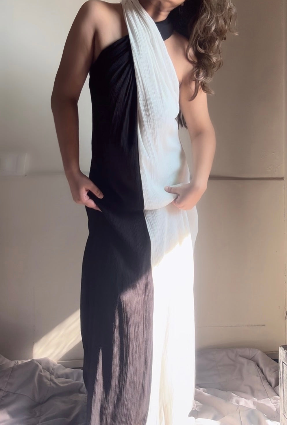 The  Poseidon Maxi : Black And White