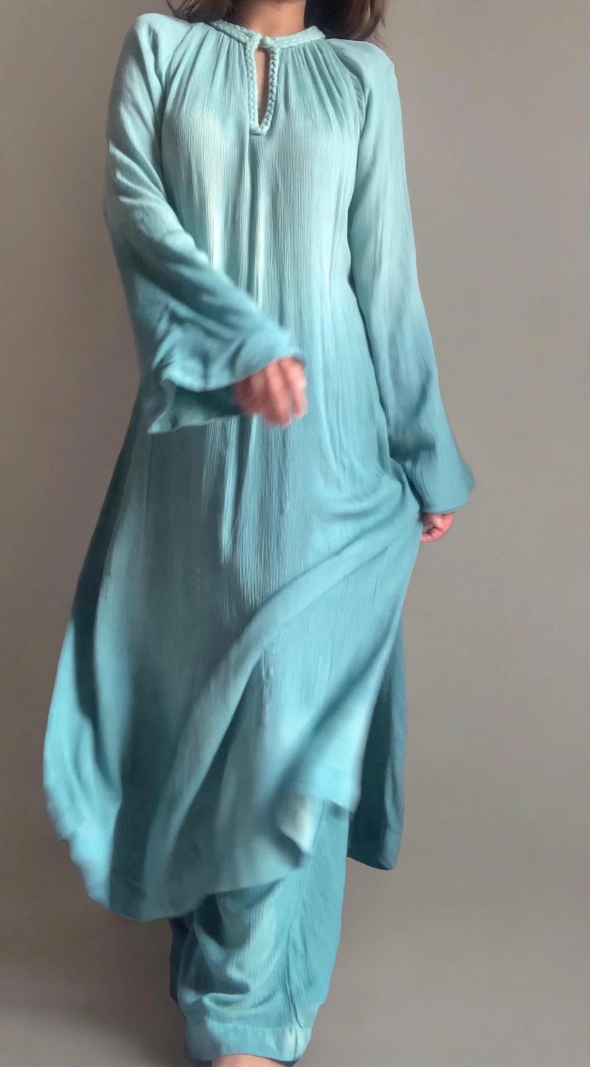The Mira Set Sleeves : Light Teal Ombré